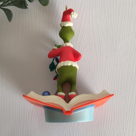 NIB Vintage 2001 What a Grinchy Trick! Hallmark Keepsake Ornament - Picture 8 of 12